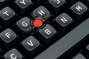 The ThinkPad TrackPoint is on board as well. (picture-source: TEX)
