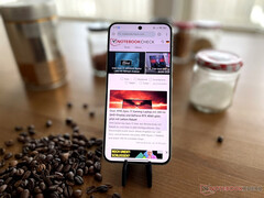 The Xiaomi 14 is one of the first smartphones to receive HyperOS 2.0 globally. (Image source: Notebookcheck)