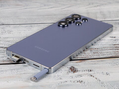 The Galaxy S26 Ultra might be able to charge its battery faster than the Galaxy S25 Ultra shown here (image source: Notebookcheck)