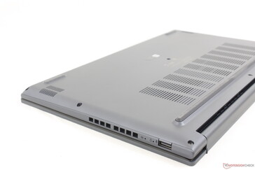 Design lacks the chrome-cut finishing and dark blue luster of the ZenBook series