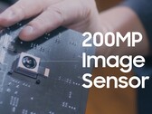 Sony's new 200 MP could be up to 20% larger than the ISOCELL HP2 on the Galaxy 25 Ultra. (Image Source: Samsung)