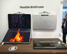 The Flexible Briefcase is the latest example of Samsung Display's large form-factor foldable display. (Image source: Notebookcheck)
