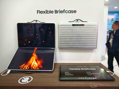 The Flexible Briefcase is the latest example of Samsung Display&#039;s large form-factor foldable display. (Image source: Notebookcheck)