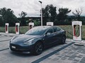 Charging a Tesla Model 3 on a Supercharger usually entails costs in the two-digit dollar range (Image: Dario)