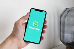 WhatsApp users might be able to send scheduled messages in the near future.