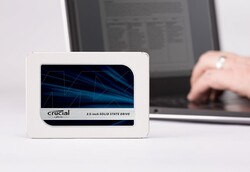 In review: Crucial MX500 4 TB. Test device provided by Crucial Germany.