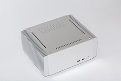 Turemetal&#039;s UP3 case is compact but packs outstanding heat dissipation potential (Image Source: ChipHell)