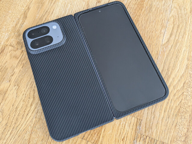 After 3 months of use, the aramid case looks almost as good as it did when it was unboxed