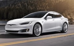 The electric Tesla Model S (Image source: Electric Car Home)