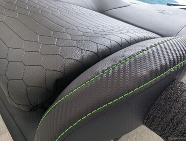 The adjustable lumbar makes up a large portion of the backrest. It is the key distinguishing feature separating the Iskur V2 from other office chairs gaming or otherwise
