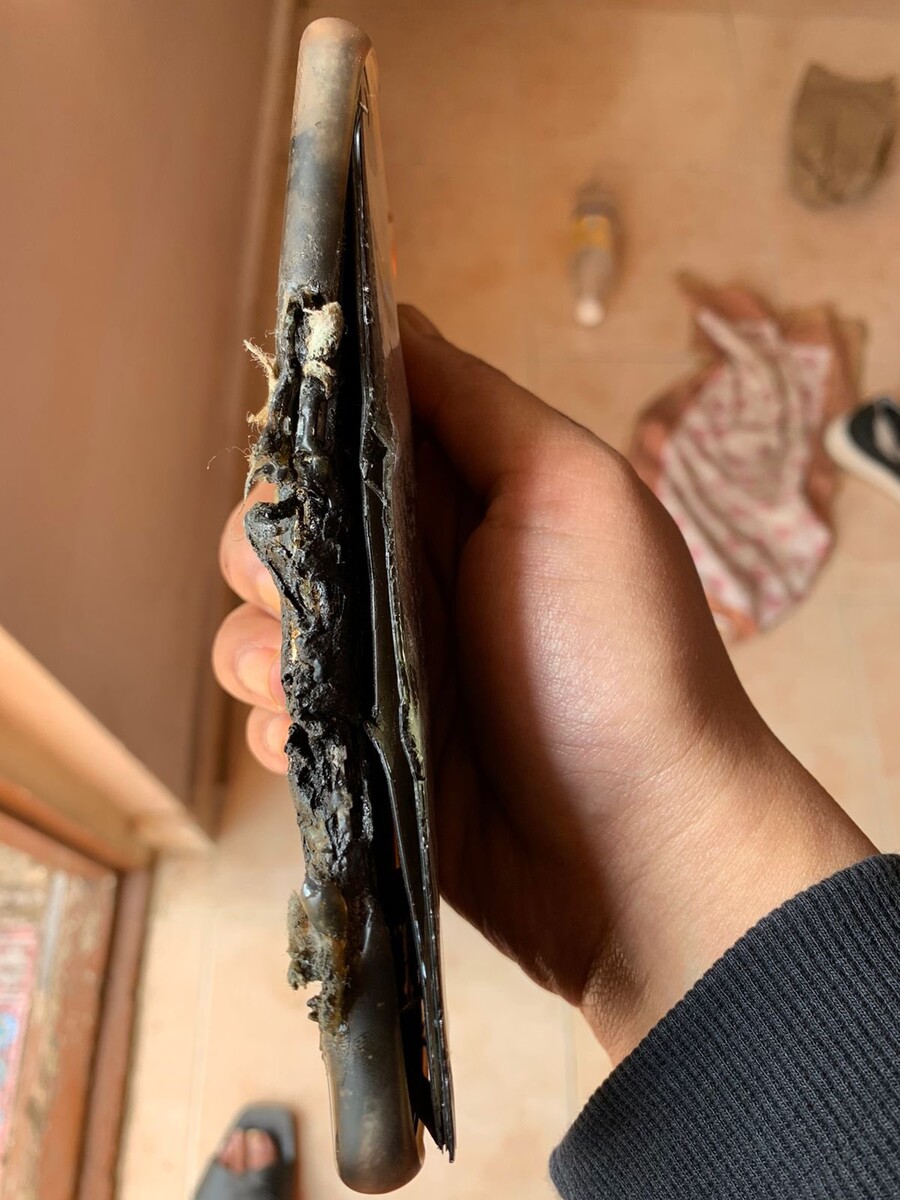 Shocking! OnePlus Nord 2 Battery Explodes And Catches Fire, Woman in  Physical Trauma