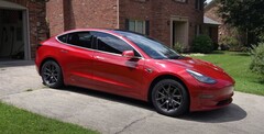 Andy Slye's Model 3 (RWD, Long Range) has clocked over 150,000 miles over six years. (Image Source: Andy Slye via YouTube)