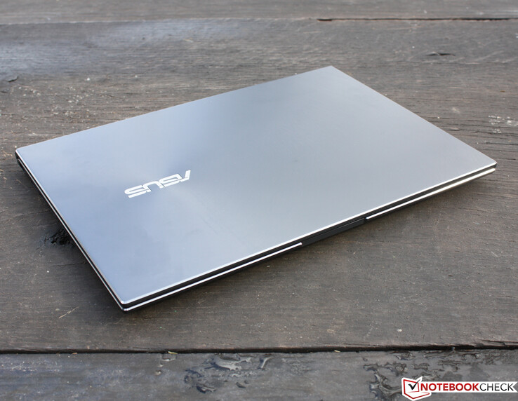 ASUS ZenBook 14X OLED - tight aluminium chassis