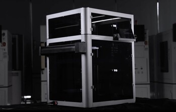 The Magneto X comes with an optional enclosure (Image Source: Peopoly)