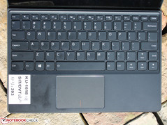 Folio keyboard with good feedback on stable support structure