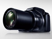 The Panasonic FZ82D packs a 60x zoom lens into a compact camera. (Image: Panasonic)