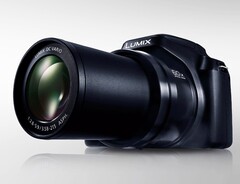 The Panasonic FZ82D packs a 60x zoom lens into a compact camera. (Image: Panasonic)
