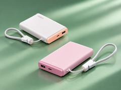 The Oppo 33 W Pocket Charge available in light pink and khaki fragrance colorways