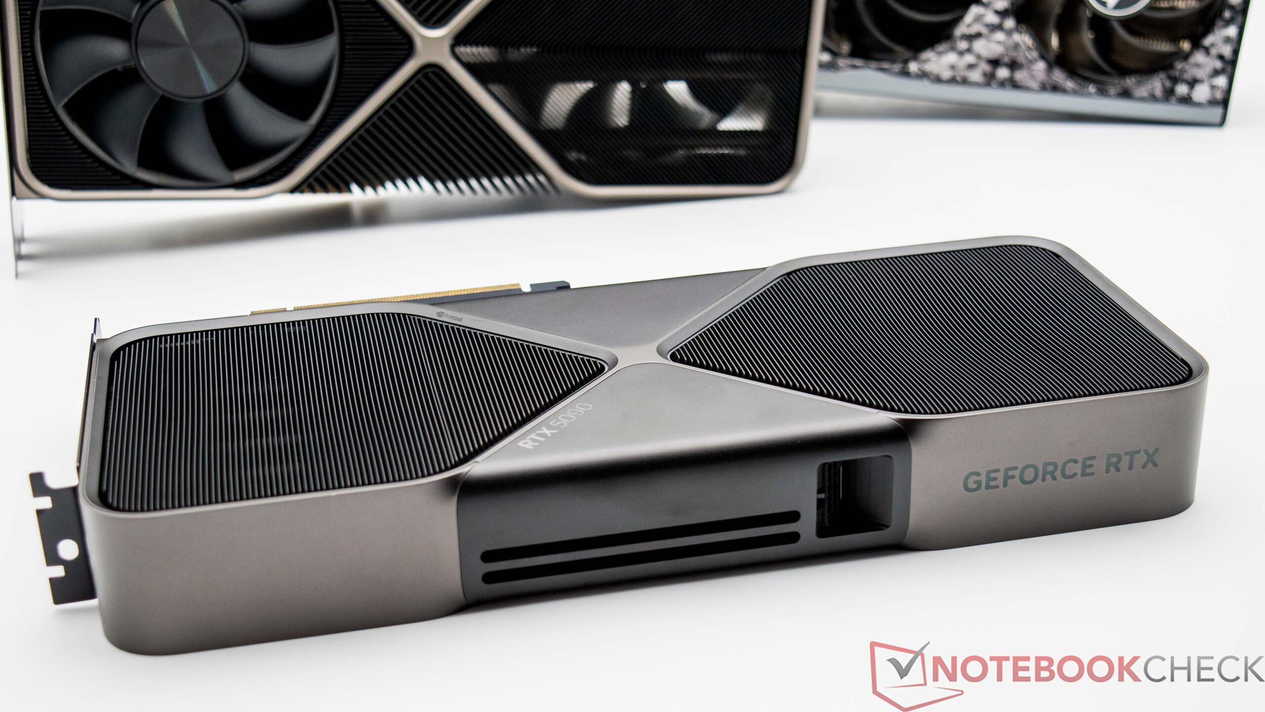 Nvidia GeForce RTX 5090 pour ordinateurs portables : performances et fonctionnalités