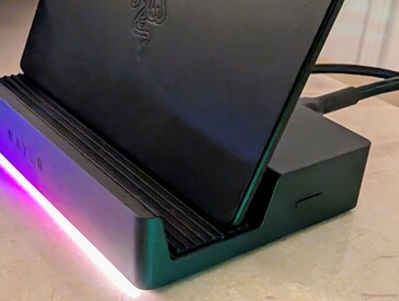 Razer Handheld Dock Chroma (image source: Notebookcheck)