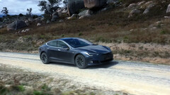 This Model S has 400,000+ miles on original battery (Image source: FullyCharged/YT)