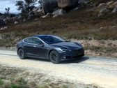 This Model S has 400,000+ miles on original battery (Image source: FullyCharged/YT)