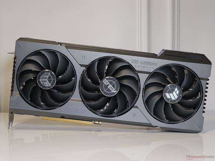 Asus TUF Gaming GeForce RTX 4070 Ti Super: Front