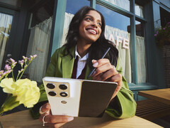 The Motorola Razr Fold supports stylus input via the Moto Pen Ultra.