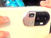 The "Reno10 Pro+" hands-on. (Source: Digital Chat Station via Weibo)