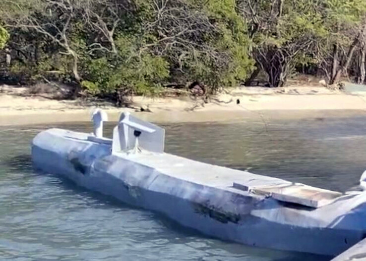 The Starlink-equipped narco sub was guided by two dish antennas and came with two observational cameras.