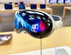 Apple's lightweight AR headset, which was supposed to connect to a Mac, has reportedly been scrapped. (Image source: Mylo Kaye)