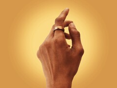 The Oura Ring 5 is thinner and lighter than the Oura Ring 4.