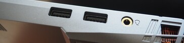 MSI Vector 16 HX AI ports on the right side. (Image source: Notebookcheck)