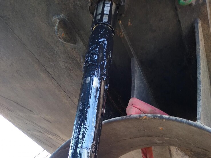 The strange substance found on the rudder of the Blue Heron. (Image source: University of Minnesota Duluth / V. COIT)