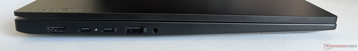 Left side: HDMI 2.1, USB-C 3.2 Gen.2 (20 Gbps, DisplayPort 1.4, Power Delivery 3.1), USB-C 4.0 w/ Thunderbolt 4 (40 Gbps, DisplayPort 2.1a, Power Delivery 3.1), USB-A 3.2 Gen.1 (5 Gbps, powered), 3,5 mm stereo