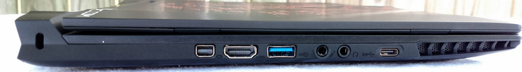 Left: Kensington lock, Mini DisplayPort, HDMI 2.0, USB 3.0 Type-A, mic jack, headphone jack, USB 3.1 Type-C (not Thunderbolt)