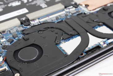 hp spectre 2022 review Cooling solution consists of twin 30 to 35 mm fans with three copper heat pipes