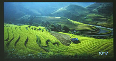 The TCL C1 displays landscape photos in screensaver mode. (Image source: Notebookcheck)