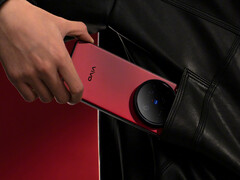 The Vivo X200 Ultra's back panel is dominated by its triple camera housing. (Image source: Vivo)