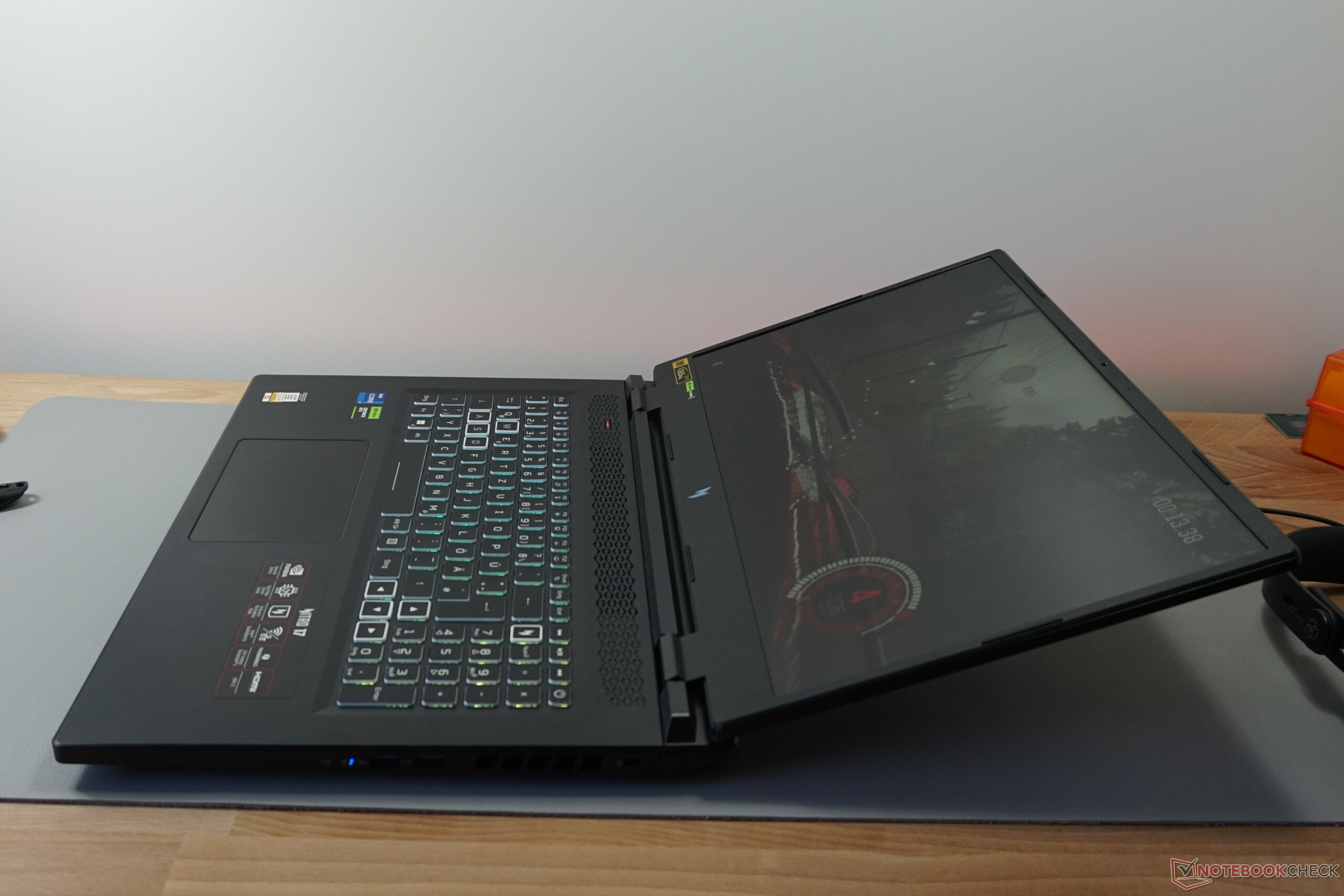 Acer's quiet Nitro 17 laptop reviewed: The RTX 4060, perfectly ...