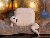 The AirPods 4 feature the same Apple H2 chipset as the AirPods Pro 3, former pictured. (Image source: Notebookcheck)