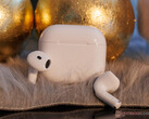 The AirPods 4 feature the same Apple H2 chipset as the AirPods Pro 3, former pictured. (Image source: Notebookcheck)