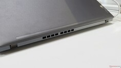 ThinkPad X series 2023: Fan outlet on the back