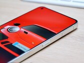 The Reno7 will be available in two memory configurations and three colours. (Image source: @UniverseIce)