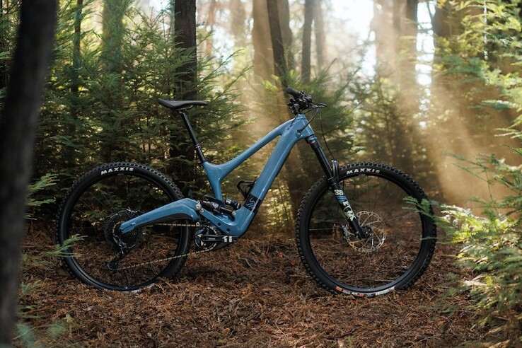 The Ibis Oso e-mountain bike in Storm Blue. (Image source: Ibis)