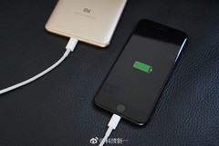 Mi Max 2 charging an iPhone 7
