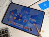 The Huawei MatePad Pro 11 offers good features for a cheap price. A few aspects complicate professional use.