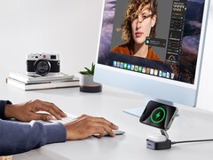 The UGREEN 2-in-1 Qi2 Magnetic Foldable Charging Station is now available. (Image source: UGREEN)