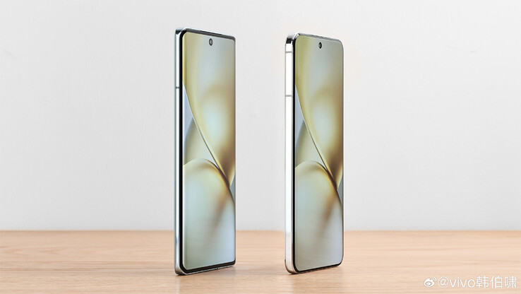 Vivo X100 (left) and Vivo X200 (right) displays (Image source: Han Boxiao)