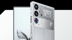 A smartphone with a fan. (Image source: RedMagic)